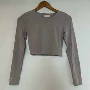 Aritzia Babaton crop top